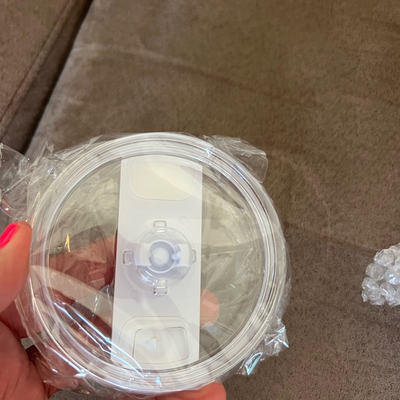 Set of 4 clear and white 40oz Stanley lid replacements - Picture 2 of 5